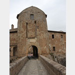 Sorano, Eingang zur Burg Osini