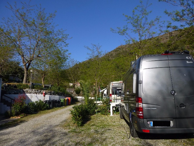  p campingen Arenella i inlandet i Deiva Marina