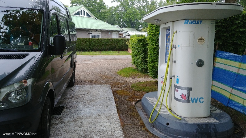  Supply and disposal station in front of the campsite, in the background reception building