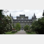 Inveraray Castle mit herrlicher Gartenanlage