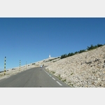 Auch fr die Letzten der Tour des France ist das Ziel am Mont Ventroux nun schon in Sicht, D974, 84410 Bdoin, Frankreich