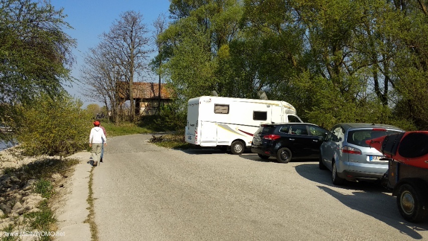  Parcheggio presso Alt-Rheinarm 04/2020
