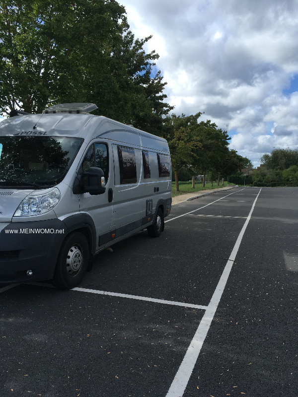 large parking spaces for motorhomes