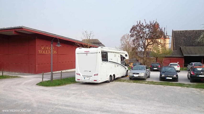  Parking behind the castle Vollrads