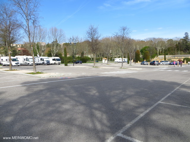  Centralt belget parkeringsplats