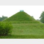 Eine der Pyramiden im Branitzer Park