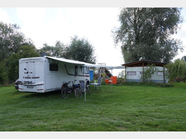  RV park on the lawn when fishing Reimer