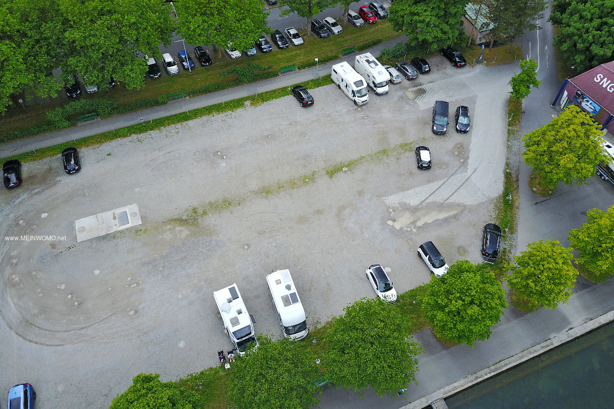 Luftaufnahme vom Parkplatz Alpenquai