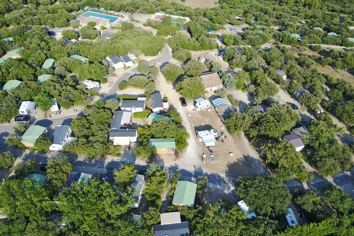 Luftaufnahme vom Campingplatz des Sources