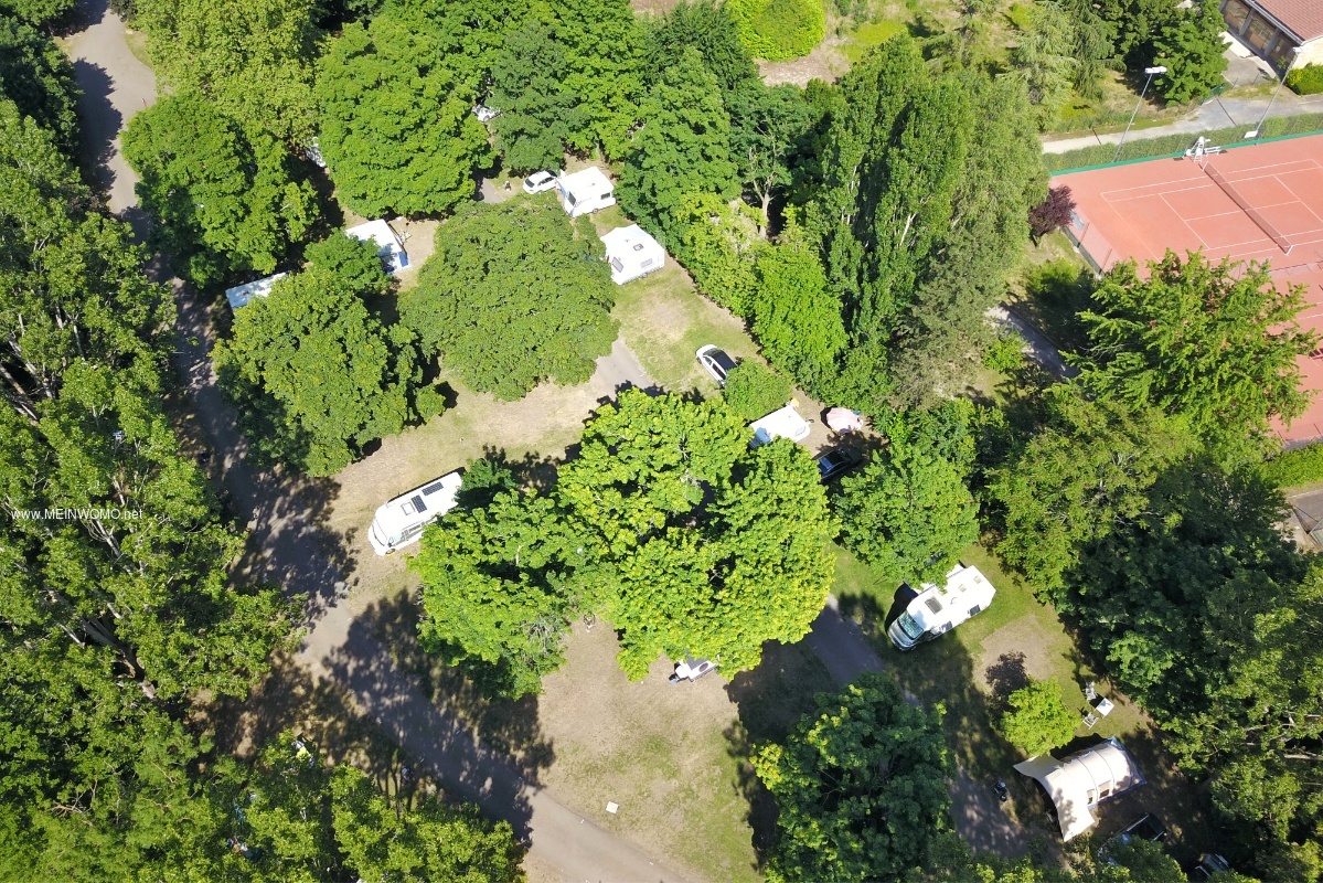  Luchtfoto vanaf de camping de Bouthezard