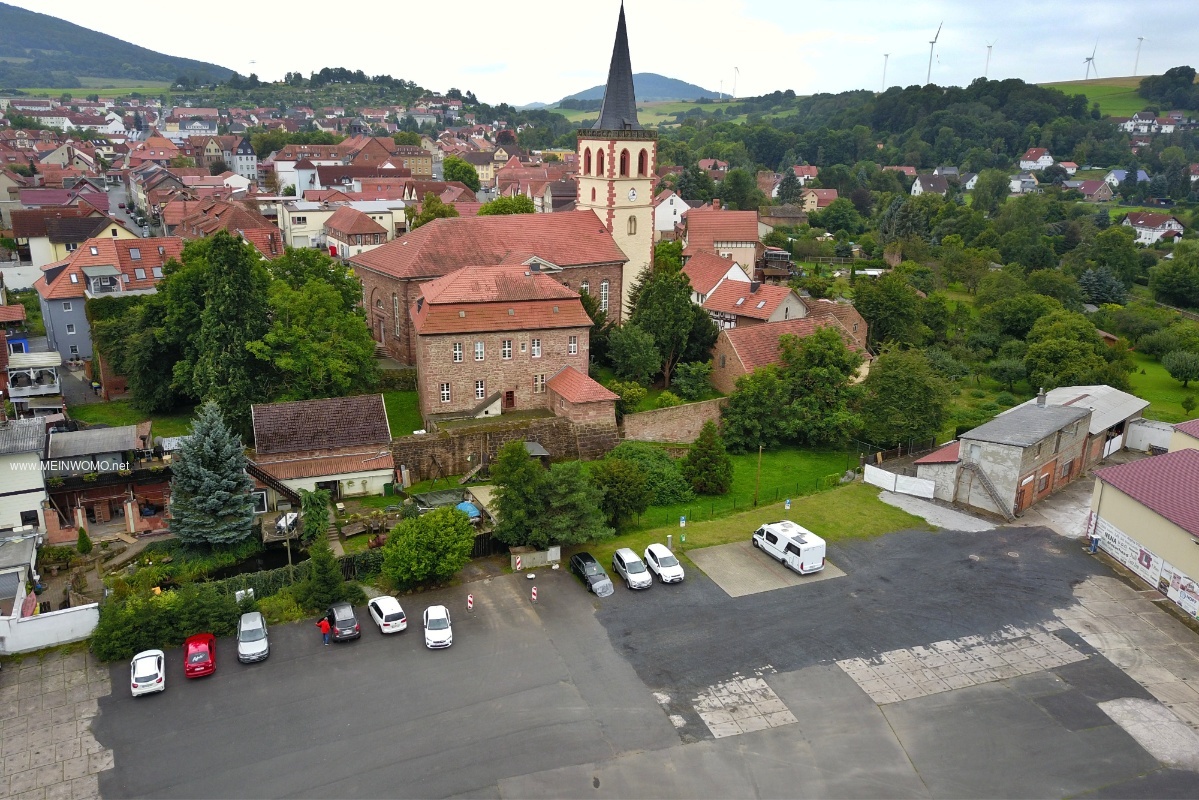  Luchtfoto van de parkeerplaats in Vacha  