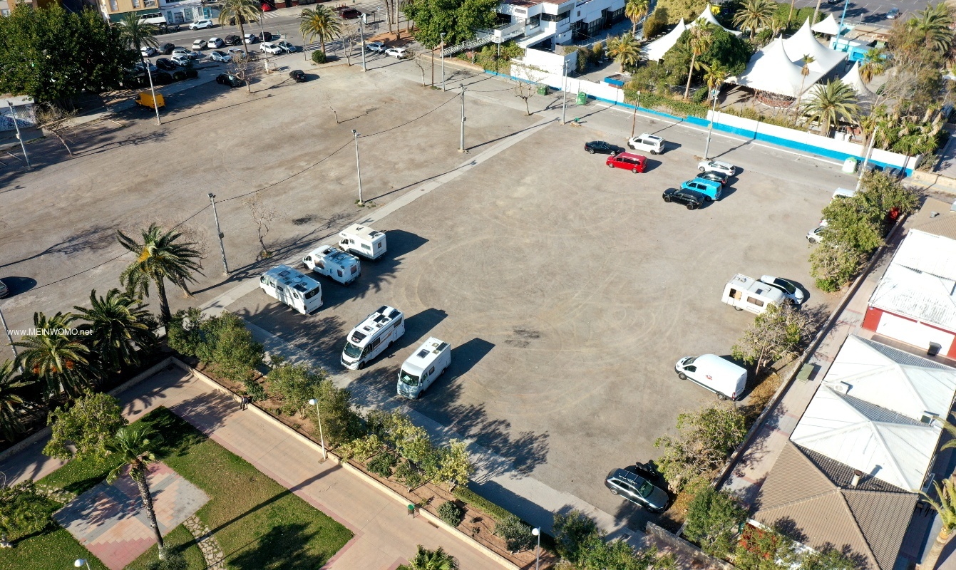 Luchtfoto van de parkeerplaats Porto Sagunto.
