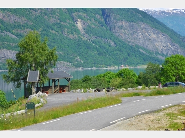  Parking to visit the stave church, also to stay