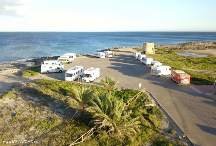 Luchtfoto van de parkeerplaats Molinos Salineros