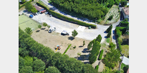 Luftaufnahme vom Stellplatz in Neive