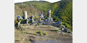 Luftaufnahme der Burg Thurant