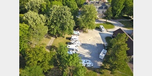 Luftaufnahme vom Wohnmobilstellplatz Arc-et-Senans