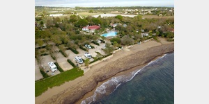 Luftaufnahme vom Campingplatz Ionion Beach. 
