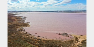 Luftaufnahme vom Lago Rosa de Torrevieja.