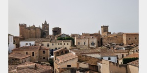 Blick ber die Altstadt von Caseres. 
