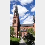 Dom zu Uppsala, Seitlicher Blick auf die Zwillingstrme