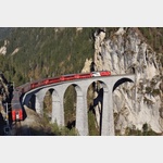Die Albulabahn auf dem Landwasser-Viadukt