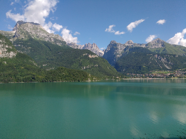  Fantastic view directly from the parking lot to Molveno