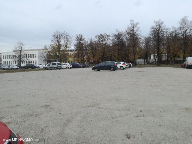 Grozgiger Parkplatz in Pisek