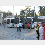 Polizeibusse an der Istiklal Caddesi (Touristeneinkaufstrasse in Galata)