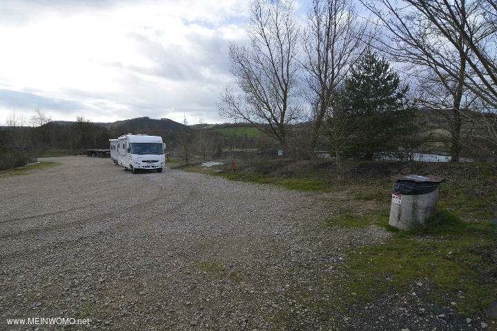  Parking lot at the quarry lake