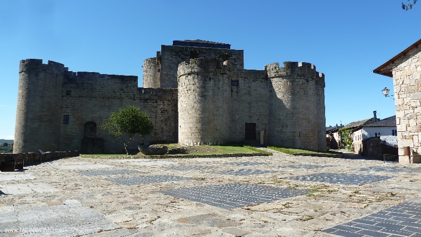 Burg im Ort