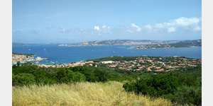 Blick ber Palau nach La Maddalena vom Panoramaparkplatz.