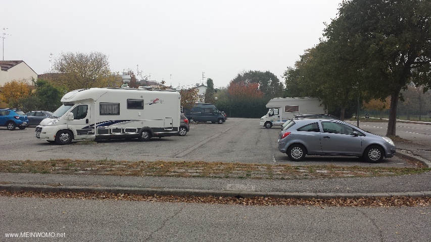 Parkplatz in ruhiger Lage@Italien, 48122 Ravenna @Via Pomposa