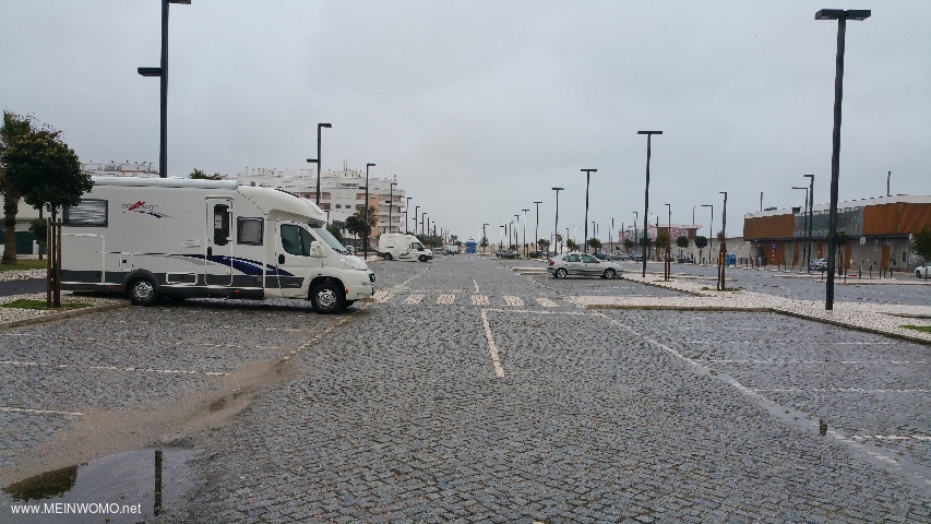  Costa de Caparica @ large parking lot on the beach promenade..  Parking free of charge from October ...