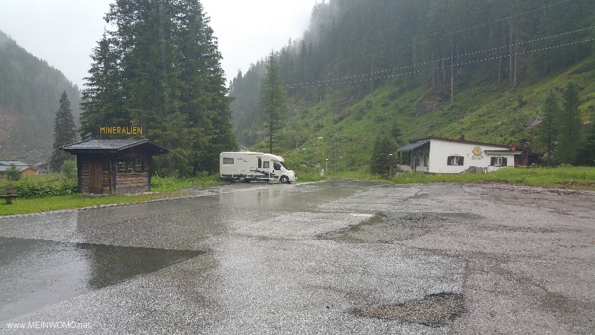  Enzingerboden @ At the valley end of the Stubachtal on the Enzingerboden there are some parking spa ...