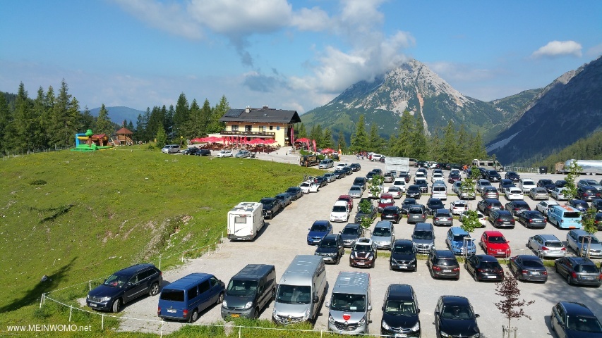  Parking at the gondola to the Dachstein.