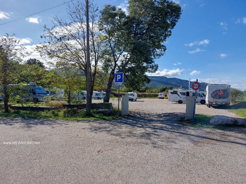   Place de parking au port de plaisance   