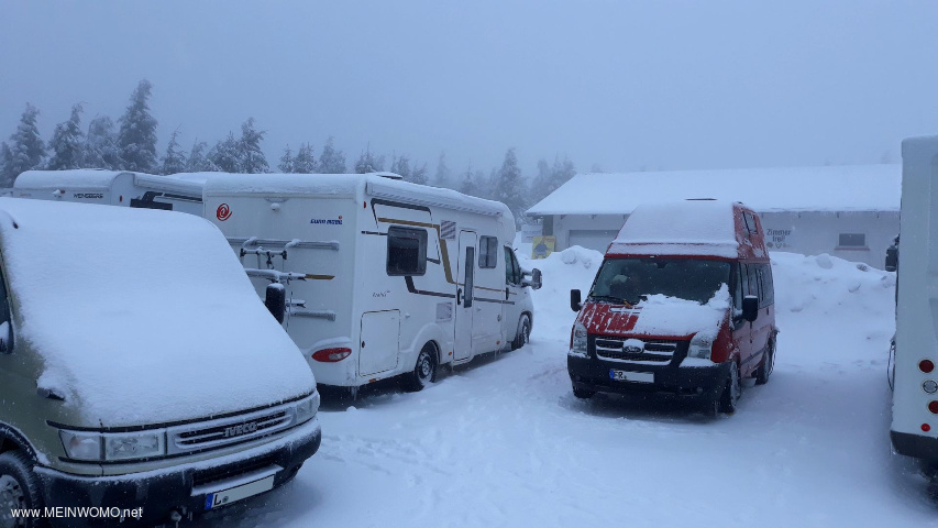  Winter parking lot at the Fichtelberghtte on 30. 12. 2018
