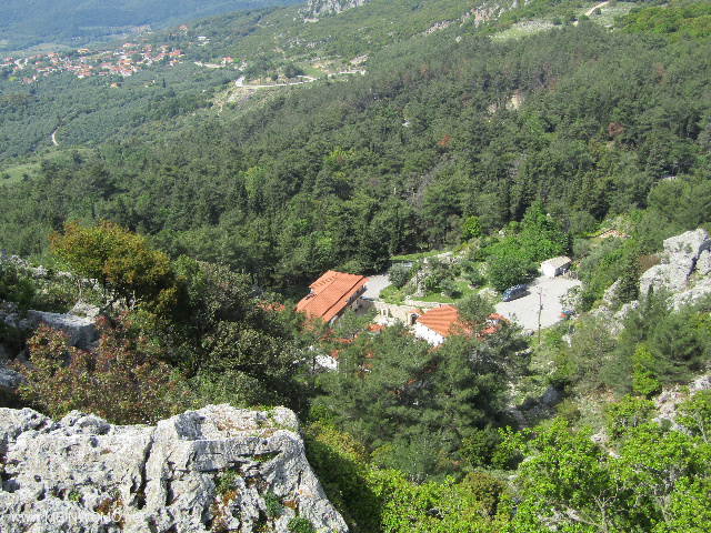  Vista dal sentiero verso il monumento, ritorno al monastero e al parcheggio