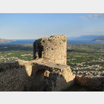 Ein Wehrturm der Burg Larissa, Blick ber die Ebene von Argos bis zum Meer.