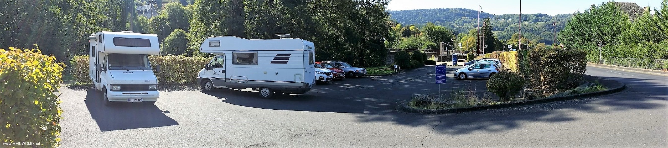  Volledige parkeerplaats, op de achtergrond het V / E-systeem (09/2018).