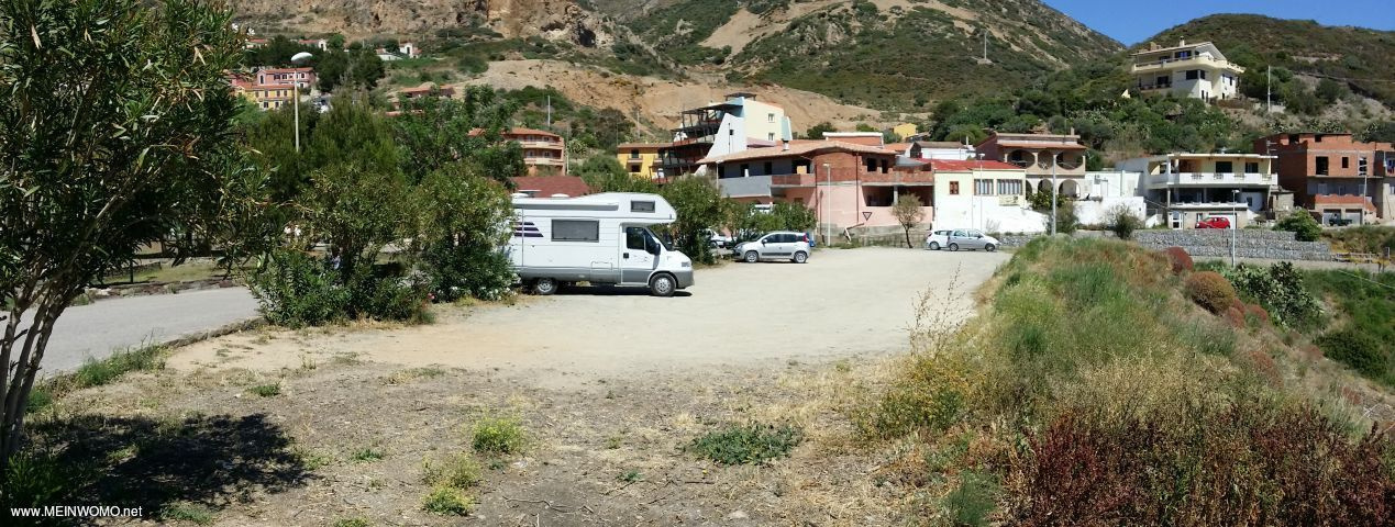 05.2017: Parkplatz in Nebida auf Sardinien.