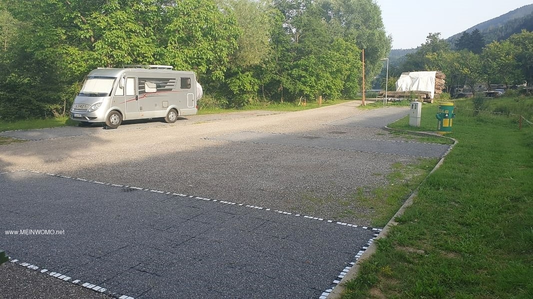    Parking space directly on the Drava.     