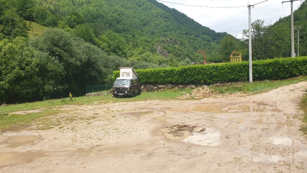 Der Restaurantparkplatz darf als Stellplatz gentzt werden.