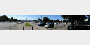 Stadtnaher Parkplatz zur Stadtbesichtigung  in Toulouse.