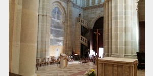  Kathedrale Saint-Lazare