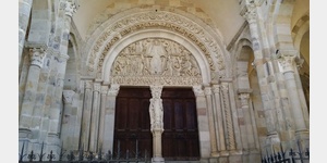 Portal der Kathedrale Saint-Lazare
