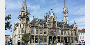 Das alte Postgebude am Karenmarkt in Gent.
