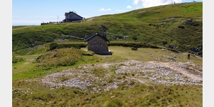 Kapelle und Schutzhaus am Monte Altissimo.