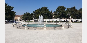 Der Springbrunnen in der Mitte des Prado della Valle in Padova.
